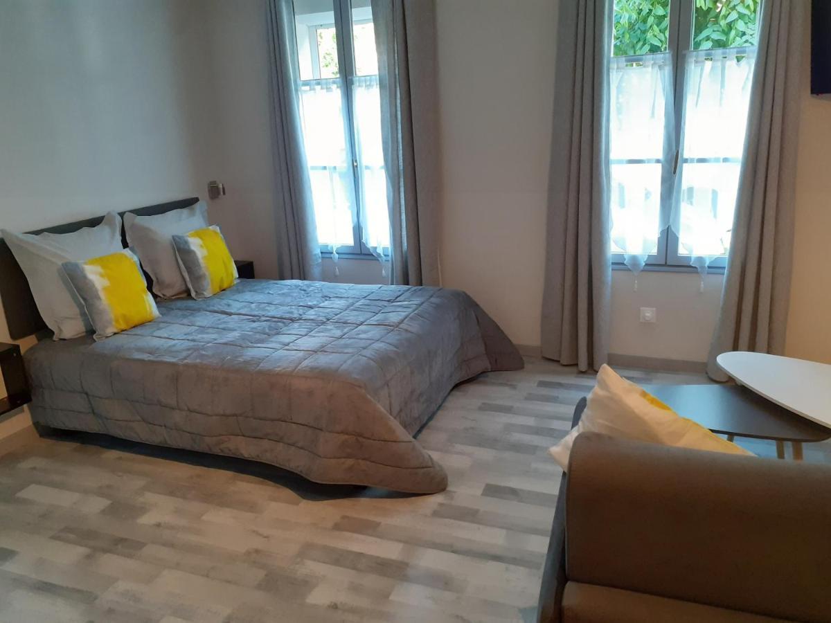 Les Appartements Du Saint Hubert Arcis-sur-Aube Екстериор снимка